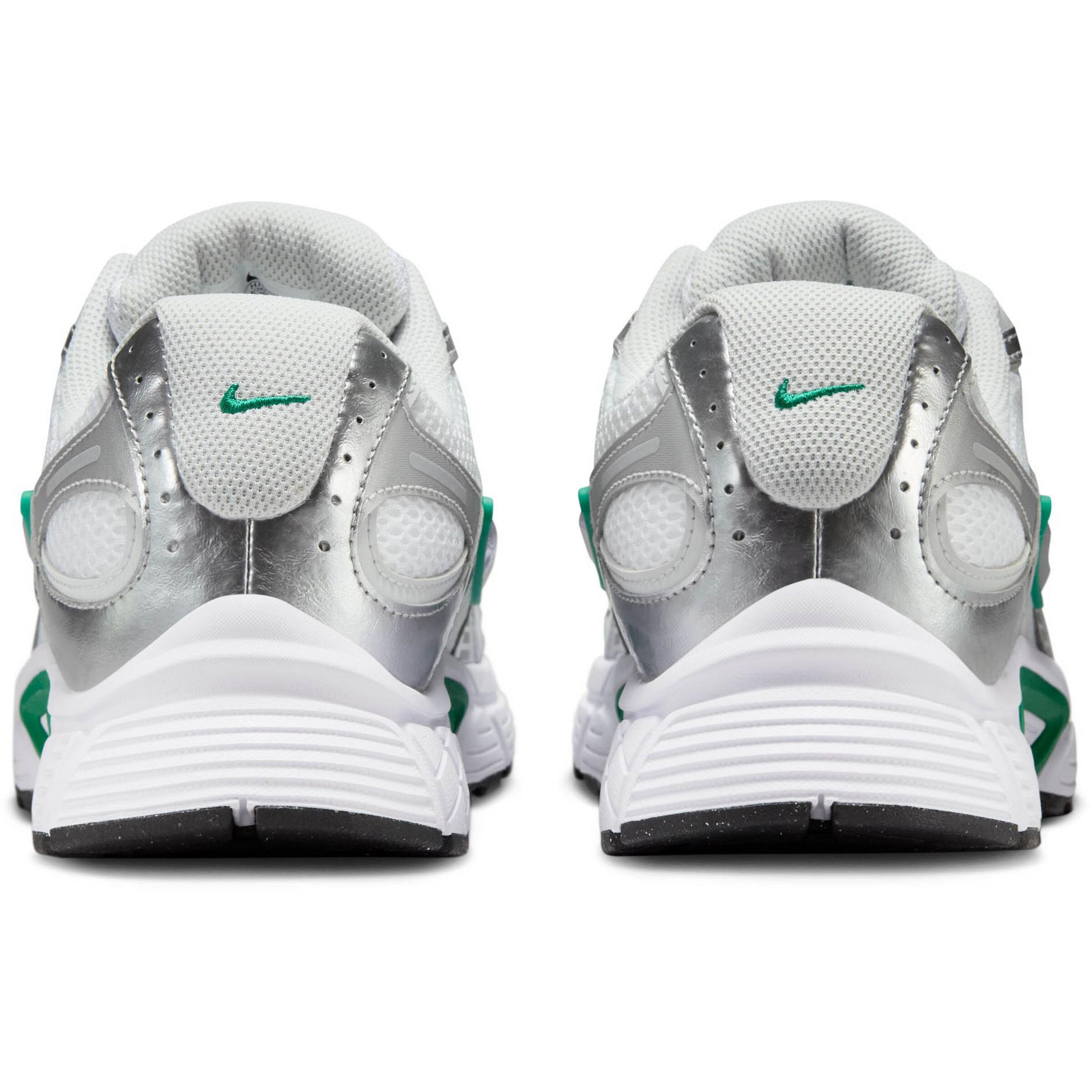 NIKE Sneakers 'V5 RNR' in White