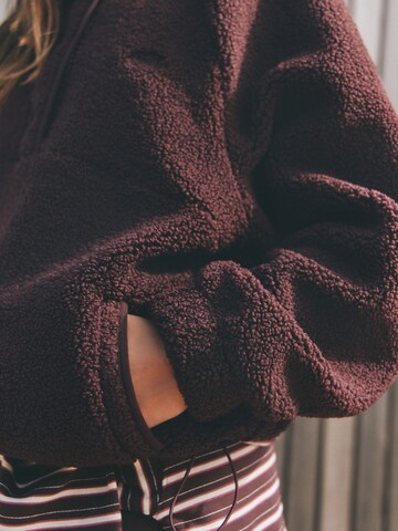self. Pullover in Braun