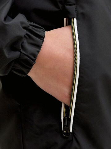 Jack & Jones Junior Overgangsjakke i sort