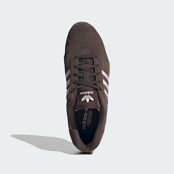 ADIDAS ORIGINALS Низкие кроссовки 'Adiracer' в Коричневый