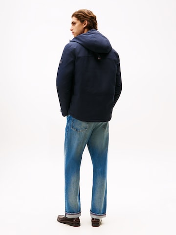 TOMMY HILFIGER Välikausitakki värissä sininen