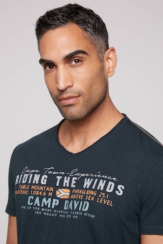 CAMP DAVID Bluser & t-shirts i blå