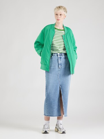 Maglietta 'Idaara' di ARMEDANGELS in verde