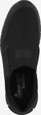 Rieker Trampki slip on w kolorze czarny