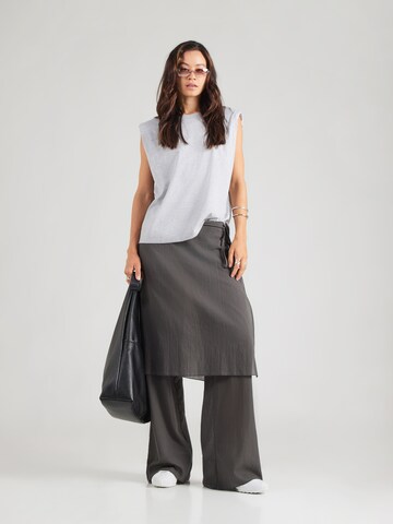 Haut & Other Stories en gris