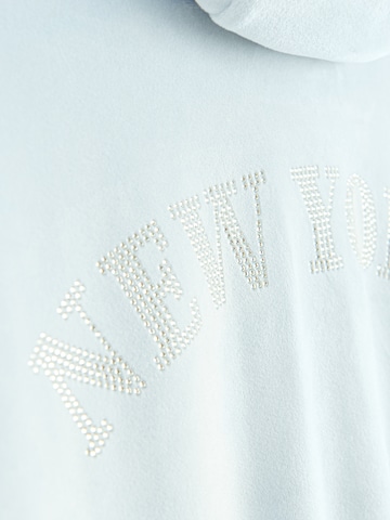 Hanorac de la Cool Club pe albastru