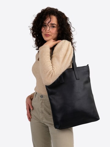 Expatrié Shopper in Black