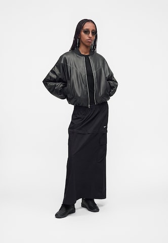 Nike Sportswear Prehodna jakna | črna barva