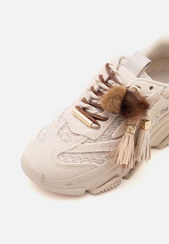 STEVE MADDEN Низкие кроссовки 'Possession' в Бежевый