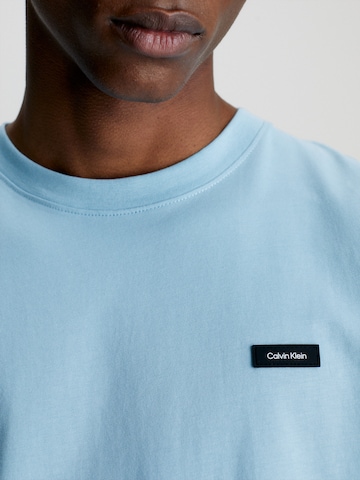 T-Shirt Calvin Klein en bleu