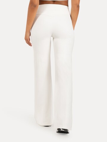 évasé Leggings ' Neola ' Smilodox en beige