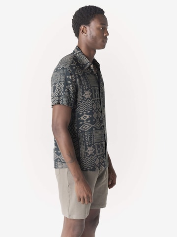 KOROSHI - Ajuste regular Camisa en negro