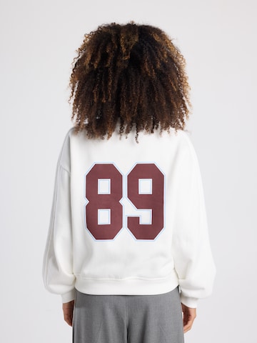America Today Sweatshirt in White: front