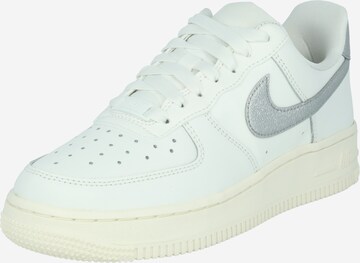 Nike Sportswear Sneakers laag 'AIR FORCE 1 07 ESS TRND' in Wit: voorkant