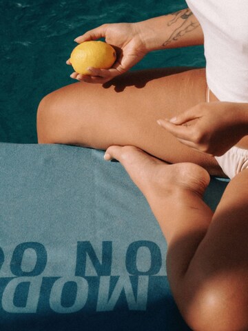 Serviette de plage 'Do Not Disturb' woodsandwaves en bleu