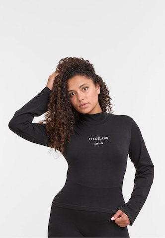 T-shirt 'Faye' Lykkeland Atelier en noir : devant