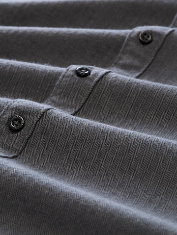 Coupe regular Chemise TOM TAILOR en gris