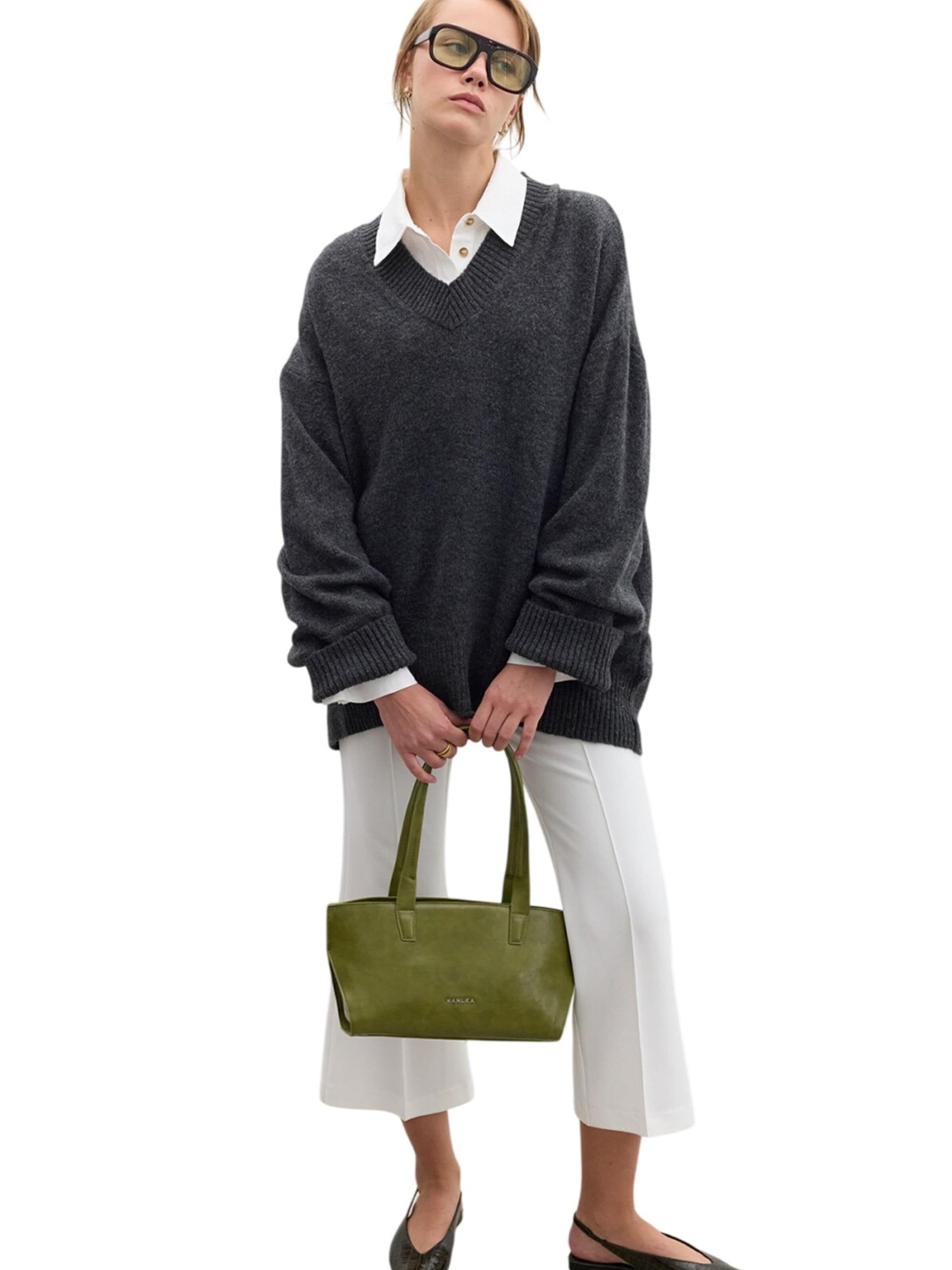 MANUKA Sweatshirt‌‌‌‌‌‌ in Grau
