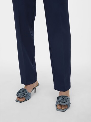 VERO MODA Regular Bügelfaltenhose 'KAIA' in Blau