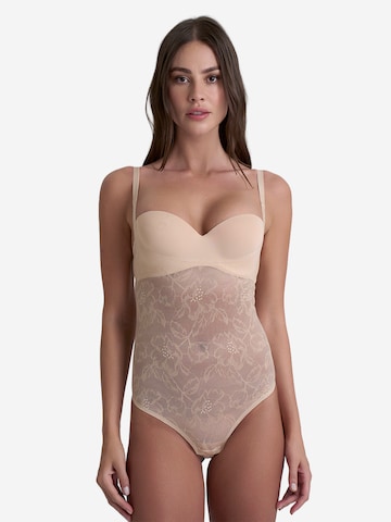 Body modelant 'Lacy Open Bust Bodysuit' Bye Bra en beige : devant