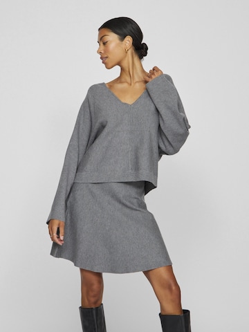 VILA - Jersey en gris: frente