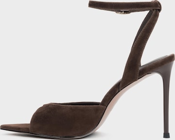 Estro Sandal '680-801' in Brown: front