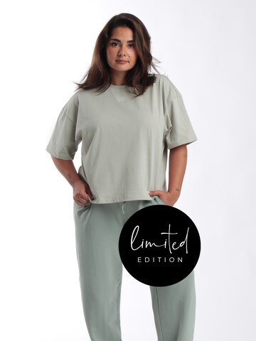 ABOUT YOU Limited - Camiseta 'Sheila' en verde: frente