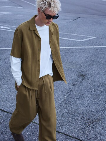 Bershka Comfort fit Button Up Shirt in Green