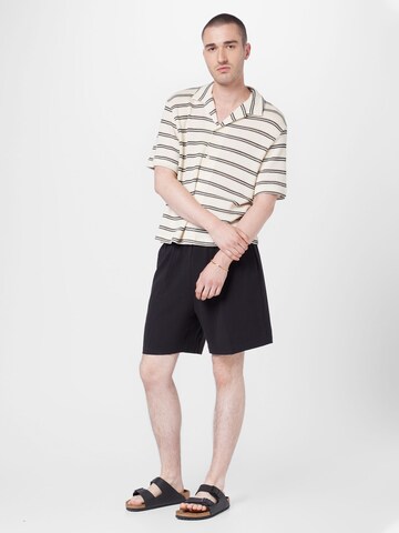 WEEKDAY - regular Pantalón 'Jacob' en negro