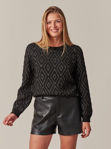 Deeluxe Pullover 'Maina' in Schwarz: Vorderseite