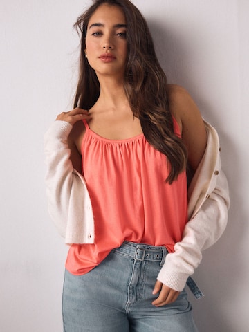 Top de la Next pe roz