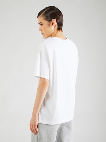 T-shirt Nike Sportswear en blanc