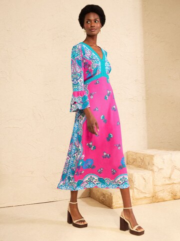 Rochie de la love & roses pe roz
