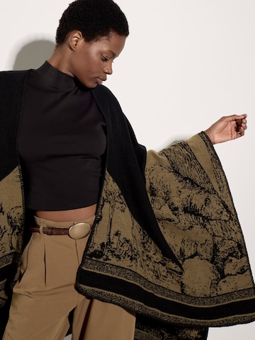 Cape ' Cape ' Apricot en noir