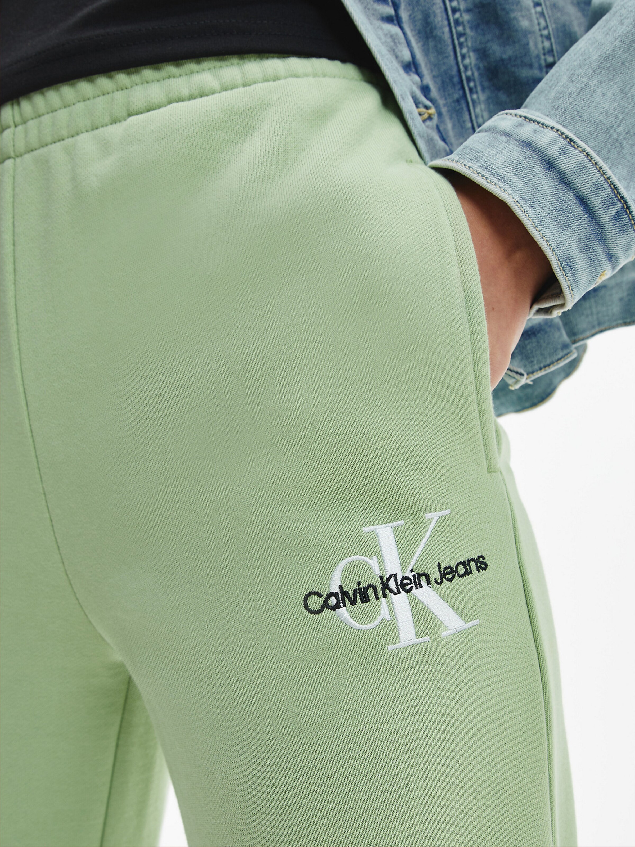 Kinder Kids (Gr. 92-140) Calvin Klein Jeans Hose in Hellgrün - VV60145 Kinder Kids (Gr. 92-140) Calvin Klein Jeans Hose in Hellgrün - VV60145