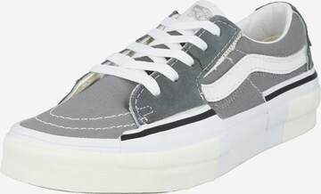 Baskets basses VANS en gris : devant