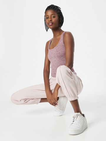 SKECHERS Tapered Sportbroek in Lila