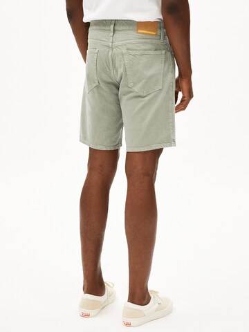 ARMEDANGELS Regular Jeans Shorts AARVO in Grün