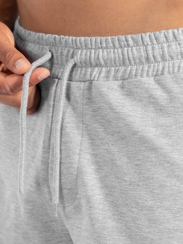 Loosefit Pantalon de sport ' Edin ' Smilodox en gris