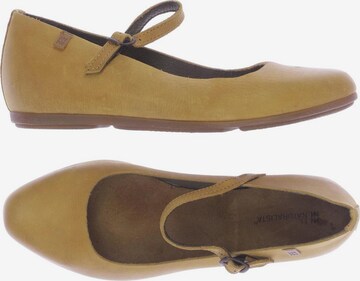 EL NATURALISTA Flats & Loafers in 37 in Yellow: front