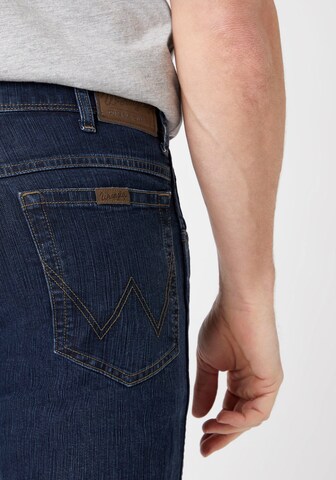 WRANGLER Regular Jeans in Blau