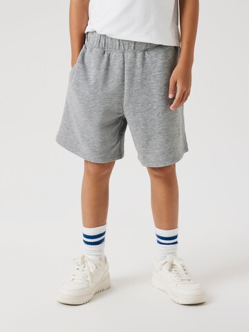 NAME IT Regular Shorts 'NKNCyber' in Grau: Vorderseite