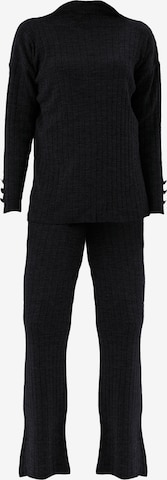 Jimmy Sanders Loungewear in Black: front