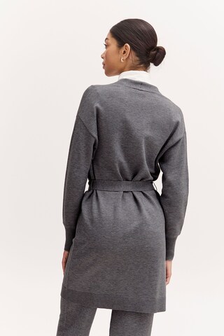 b.young Gebreid vest 'NONINA' in Grijs