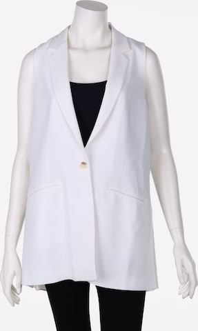 Elizabeth and James Vest in M in White: front