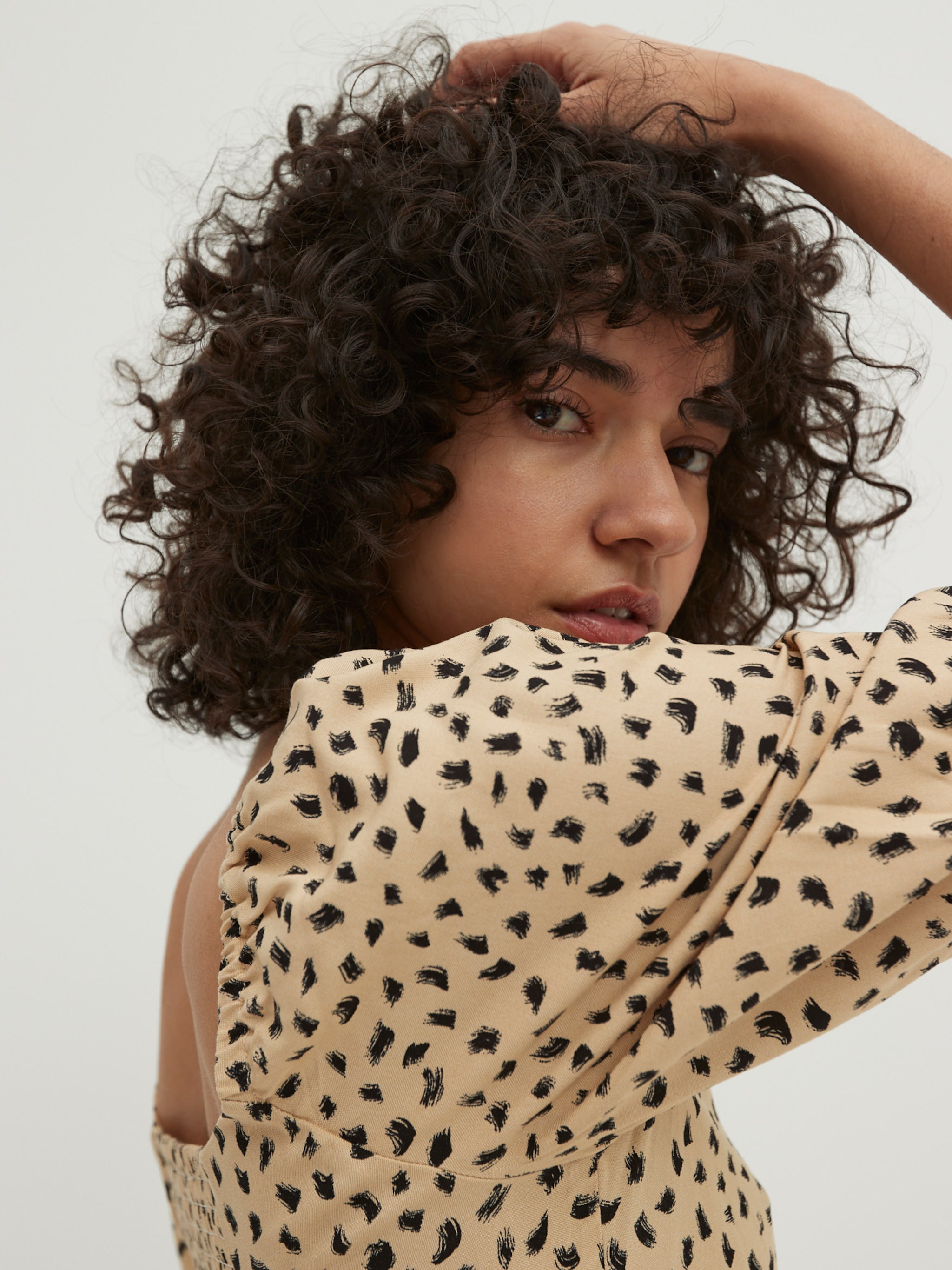 EDITED Producten Jurk 'Olivia' Beige