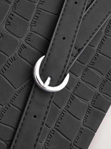 Next Τσάντα ώμου σε μαύρο