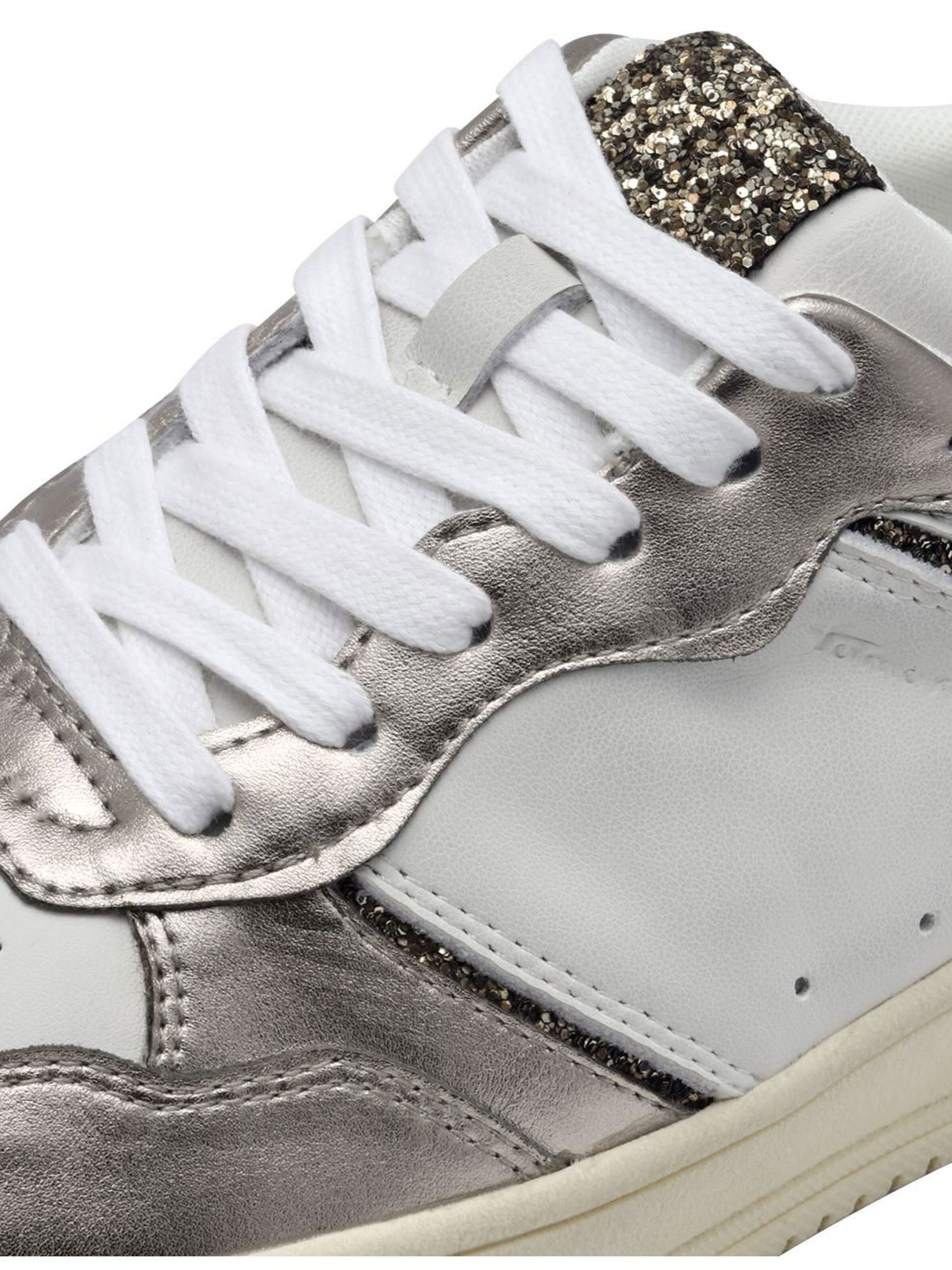 Tamaris Sneakers laag in Zilver