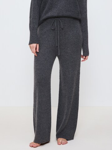 TRIUMPH - Pantalón de pijama ' Amourette Cozy Trousers ' en gris: frente