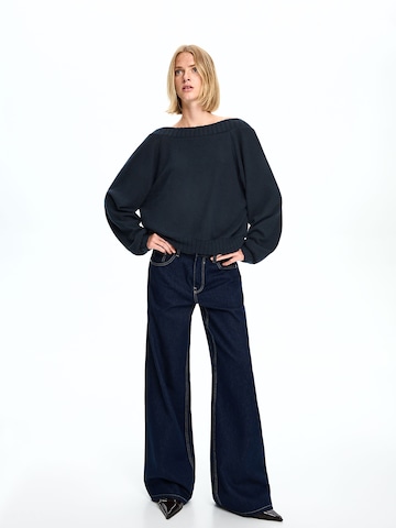 Bershka Sweater in Blue